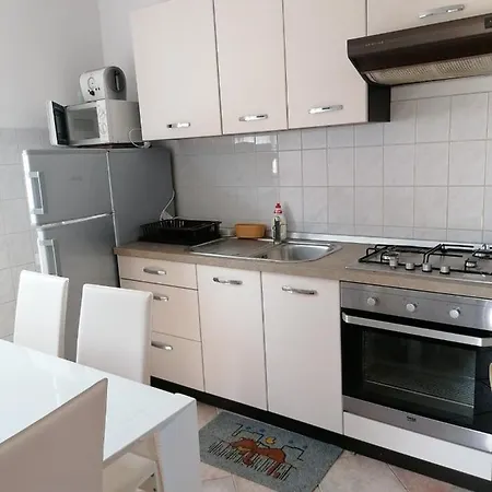 In With Terrace, Air Conditioning, Wifi, Washing Machine 4990-2 Funtana