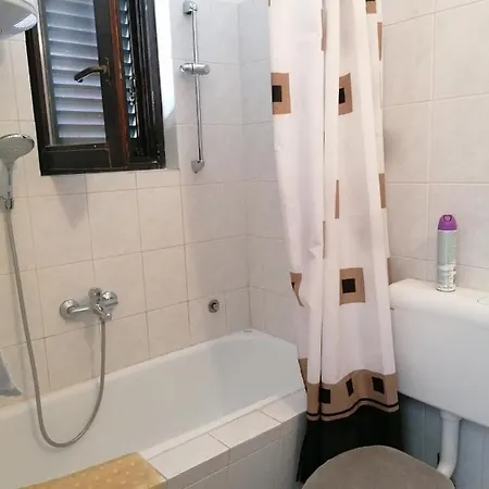 In With Terrace, Air Conditioning, Wifi, Washing Machine 4990-2 * Funtana