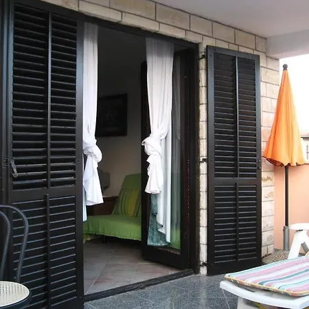 In With Terrace, Air Conditioning, Wifi, Washing Machine 4990-2 Apartmán *