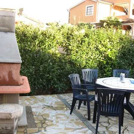 In With Terrace, Air Conditioning, Wifi, Washing Machine 4990-2 Apartmán Funtana